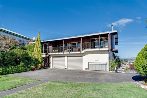 Photo of property in 2 Colenso Avenue, Hospital Hill, Napier, 4110