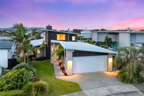 Photo of property in 11 Patiki Place, Omaha, 0986