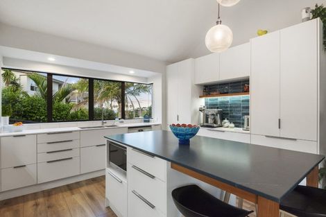 Photo of property in 83b William Bayes Place, Red Beach, 0932