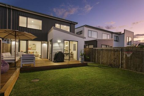 Photo of property in 23 Ian Morrison Road, Hobsonville, Auckland, 0616
