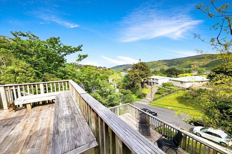 Photo of property in 16 Manor Drive, Stokes Valley, Lower Hutt, 5019