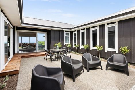 Photo of property in 23 Te Roera Drive, Taradale, Napier, 4112