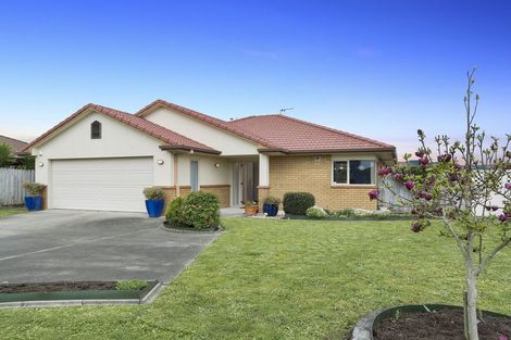 Photo of property in 28 Mcleod Place, Papamoa Beach, Papamoa, 3118