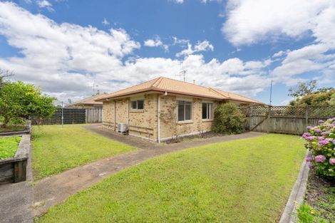 Photo of property in 10 The Gardens Drive, Papamoa Beach, Papamoa, 3118