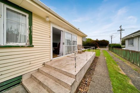 Photo of property in 16 Grey Street, Hawera, 4610