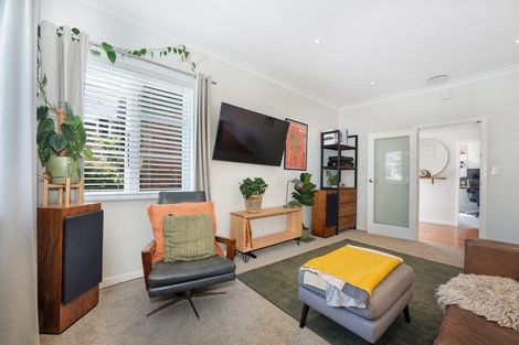 Photo of property in 544 Broadway, Strathmore Park, Wellington, 6022