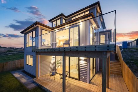Photo of property in 57 Matangi View Drive, Orewa, 0931