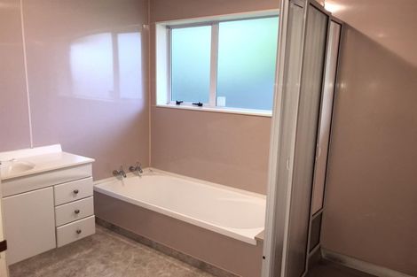 Photo of property in 2a Hamlet Street, Stratford, 4332