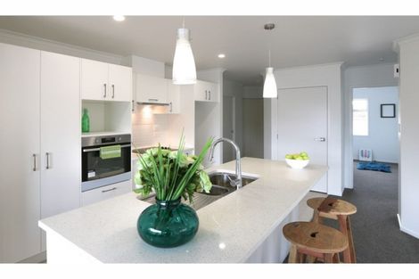 Photo of property in 8 Waitaha Close, Orewa, 0931