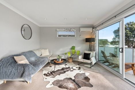Photo of property in 225 Muritai Road, Eastbourne, Lower Hutt, 5013