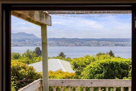 Photo of property in 10 Dorothy Drive, Acacia Bay, Taupo, 3330