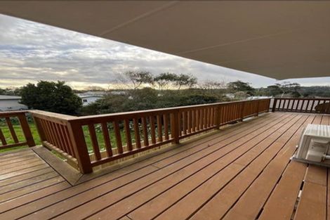 Photo of property in 2/75 Tramway Road, Beach Haven, Auckland, 0626