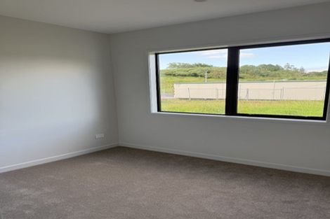 Photo of property in 23 Awhi Lane, Massey, 0614