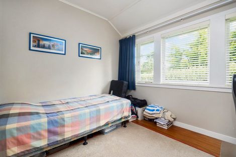 Photo of property in 24 Buscomb Avenue, Henderson, Auckland, 0610