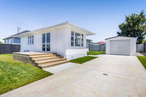 Photo of property in 1a Robbins Crescent, Hawera, 4610