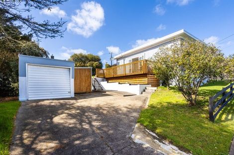 Photo of property in 33 Porter Crescent, Helensville, 0800