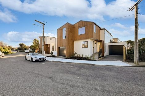 Photo of property in 4/323 Riverside Drive, Waterloo, Lower Hutt, 5011