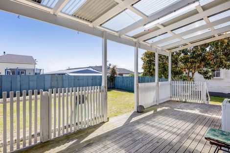 Photo of property in 25 Milmoe Street, Hawera, 4610