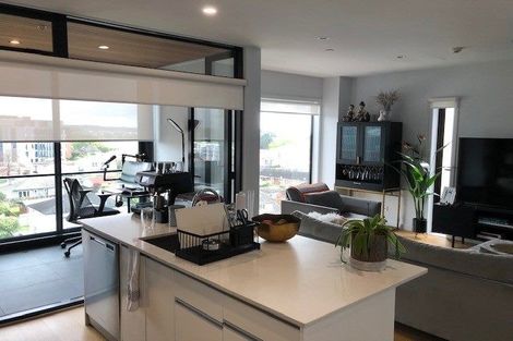 Photo of property in Frank Sargeson Apts, 503/80 Anzac Street, Takapuna, Auckland, 0622