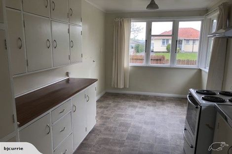 Photo of property in 6 Rochester Street, Awapuni, Palmerston North, 4412