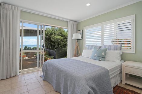 Photo of property in 16a Crispe Road, Clarks Beach, 2122