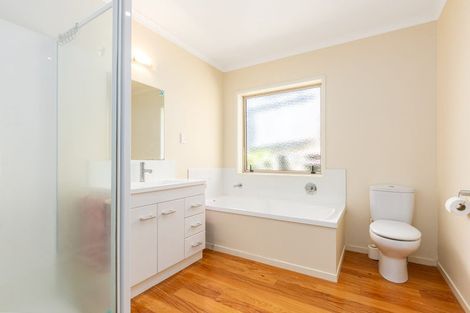 Photo of property in 34 Aotea Drive, Aotea, Porirua, 5024