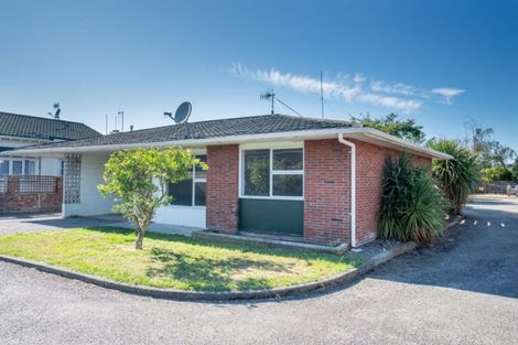 Photo of property in 12 Kowhai Avenue, Takaro, Palmerston North, 4410