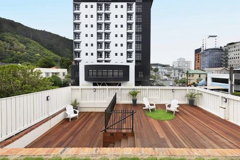 Photo of property in 25 Hawkestone Street, Thorndon, Wellington, 6011