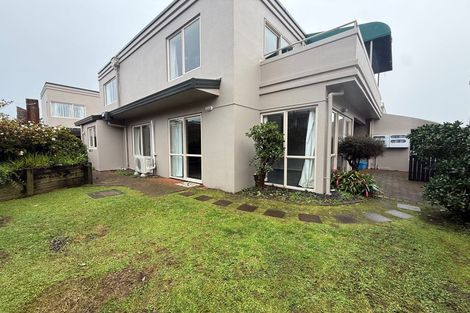 Photo of property in 2/28 Third Avenue, Tauranga, 3110