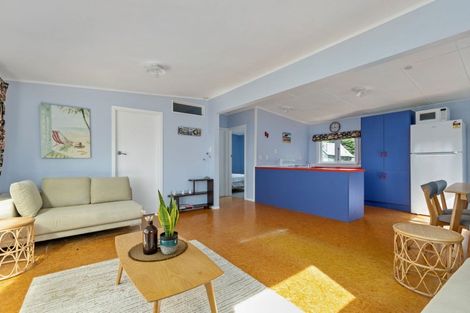 Photo of property in 47 Pinedale Crescent, Riversdale Beach, Masterton, 5872