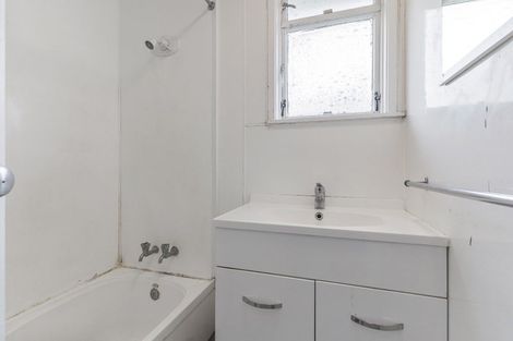 Photo of property in 10 Bland Place, Otara, Auckland, 2023