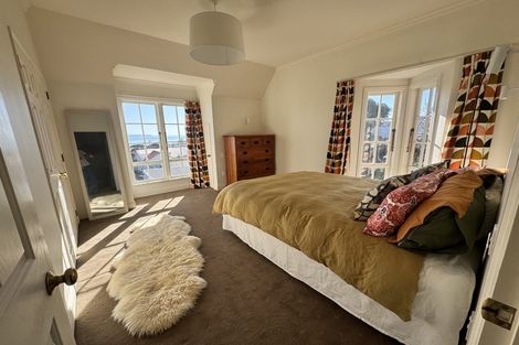 Photo of property in 14 Roslyn Road, Bluff Hill, Napier, 4110