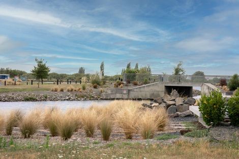 Photo of property in 199 Lake Hood Drive, Huntingdon, Ashburton, 7774