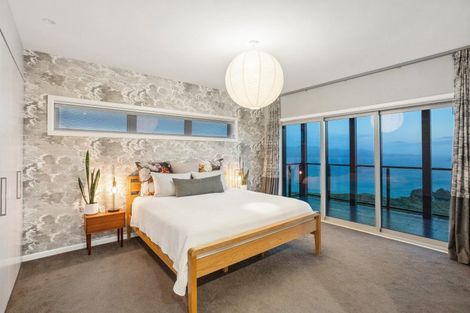 Photo of property in 7 Promontory Crescent, Newlands, Wellington, 6037