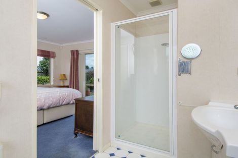 Photo of property in 28 Mcleod Place, Papamoa Beach, Papamoa, 3118