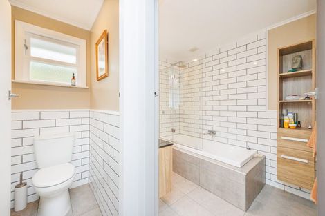 Photo of property in 453 Aokautere Drive, Aokautere, Palmerston North, 4471