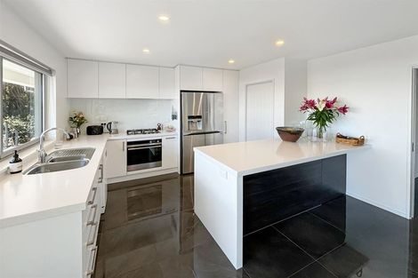 Photo of property in 31 Soleares Avenue, Mount Pleasant, Christchurch, 8081