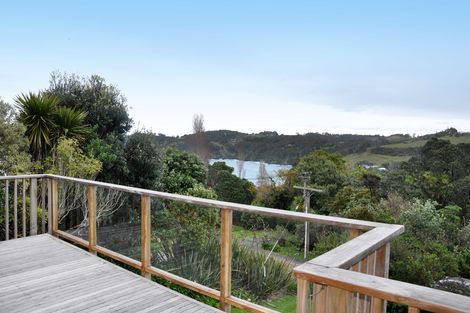 Photo of property in 11 Hillside Crescent, Leigh, 0985