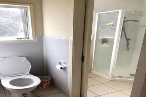 Photo of property in 2/66 Buscomb Avenue, Henderson, Auckland, 0610