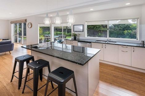 Photo of property in 5 Pintner Place, Somerville, Auckland, 2014