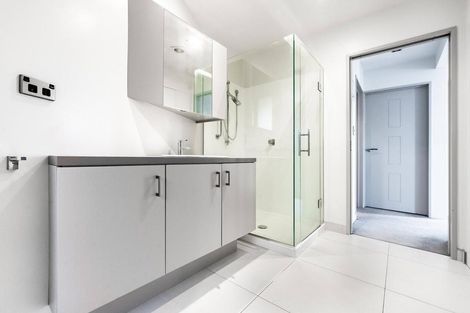 Photo of property in 26a Vipond Road, Stanmore Bay, Whangaparaoa, 0932