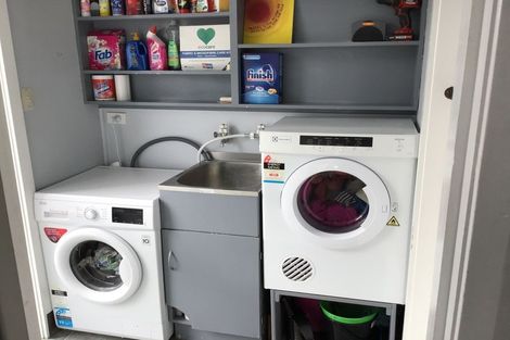 Photo of property in 11 Clyde Crescent, Roslyn, Palmerston North, 4414