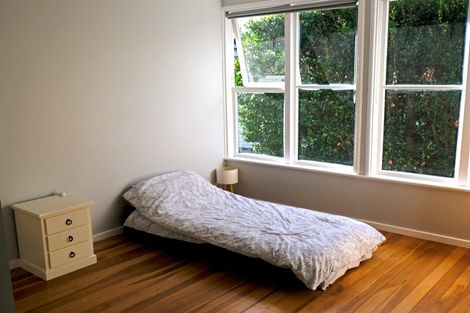 Photo of property in 7 Farringdon Street, Glen Innes, Auckland, 1072