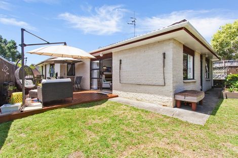 Photo of property in 1/26 Petrel Place, Massey, Auckland, 0614