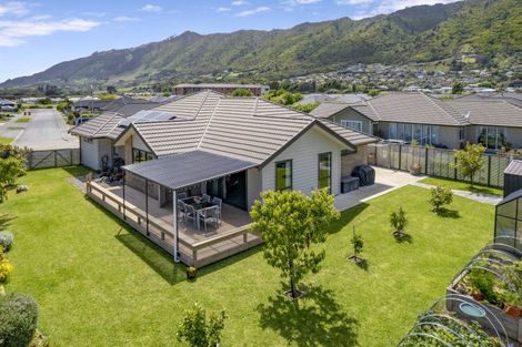 Photo of property in 35 Waipunahau Road, Waikanae, 5036