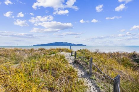 Photo of property in 33 Marram Way, Peka Peka, Waikanae, 5391