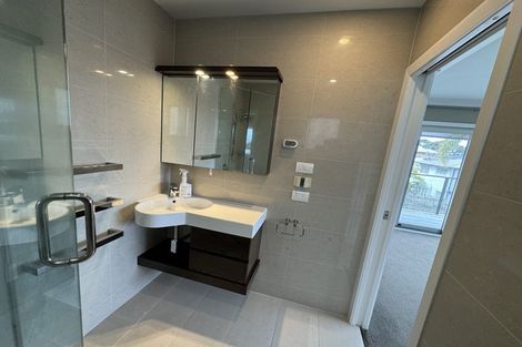 Photo of property in 2/17 Commodore Parry Road, Castor Bay, Auckland, 0620