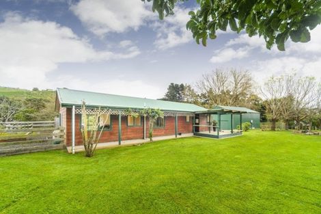 Photo of property in 274 Turitea Road, Turitea, Palmerston North, 4472