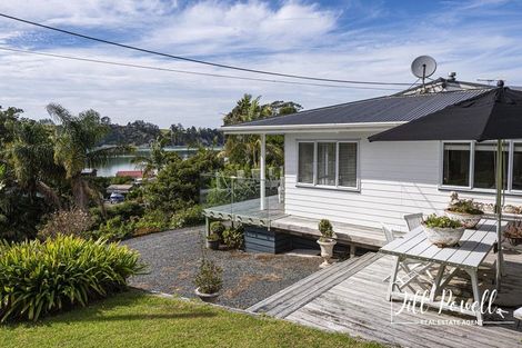 Photo of property in 2 Cliff Street, Pahi, Paparoa, 0571