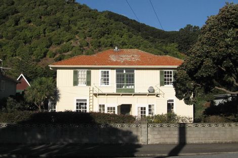 Photo of property in 83 Oroua Street, Eastbourne, Lower Hutt, 5013